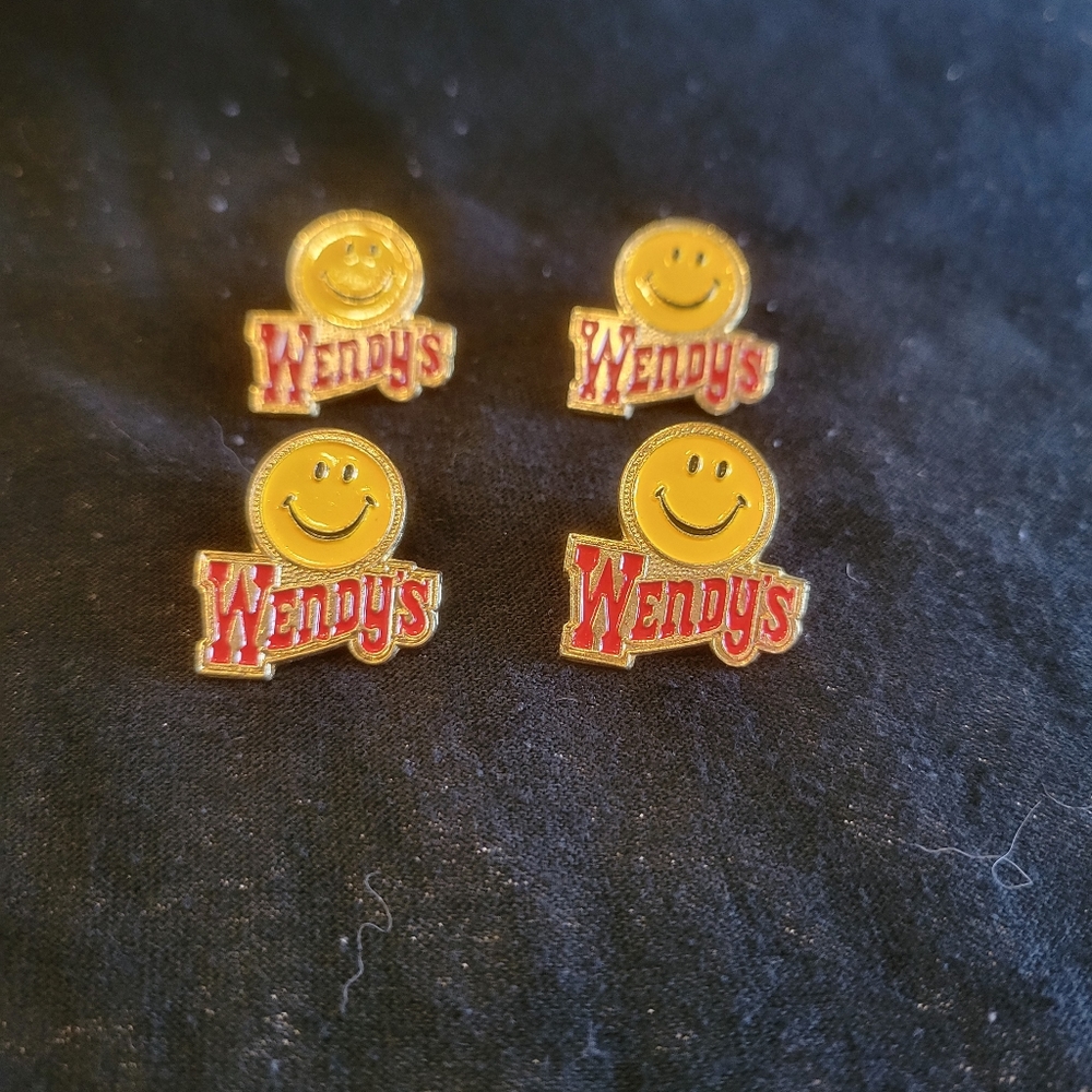 Wendy's Smiley Face Pin